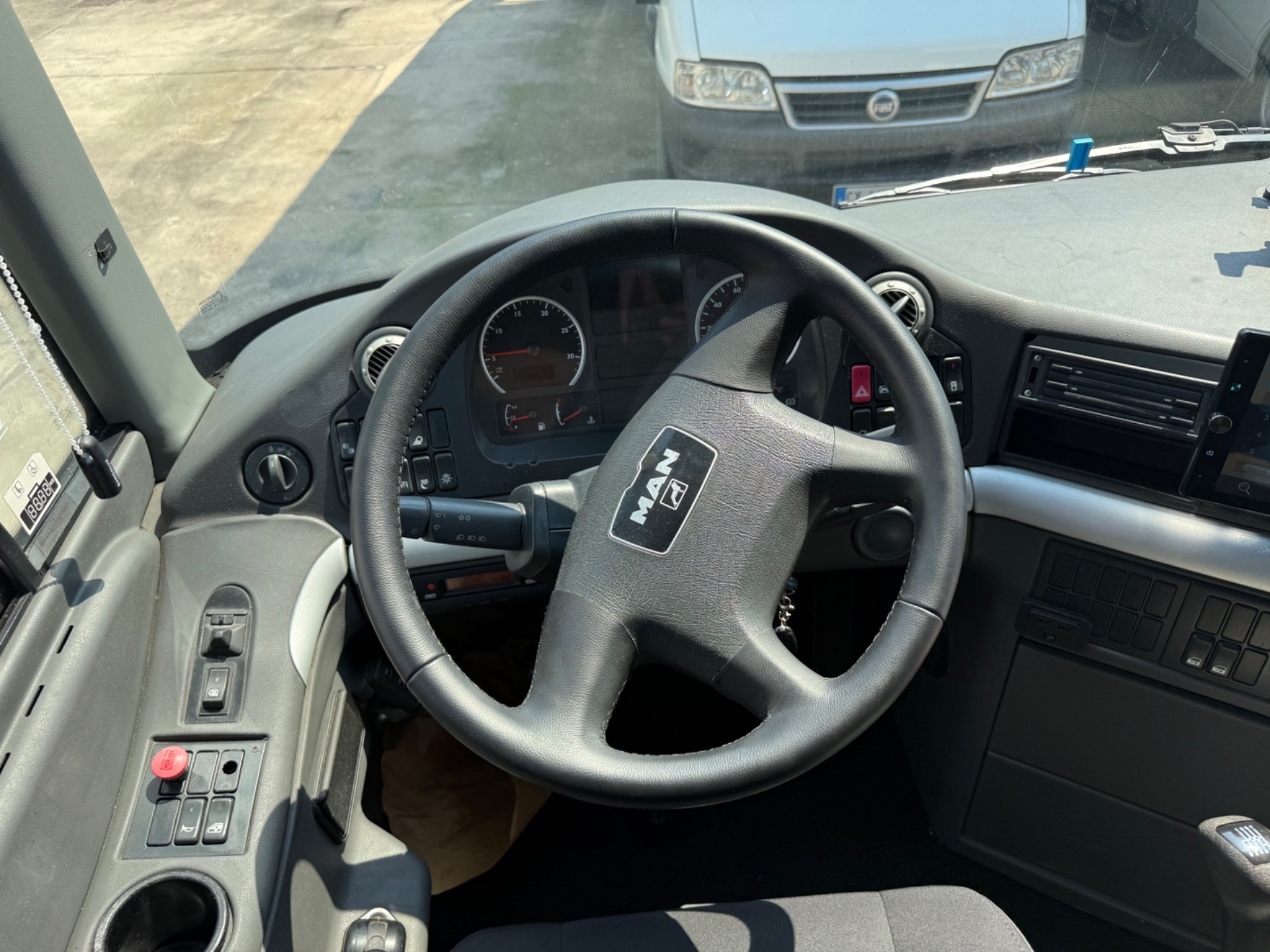 Man Pullman Camperizzato 12 metri 18qli