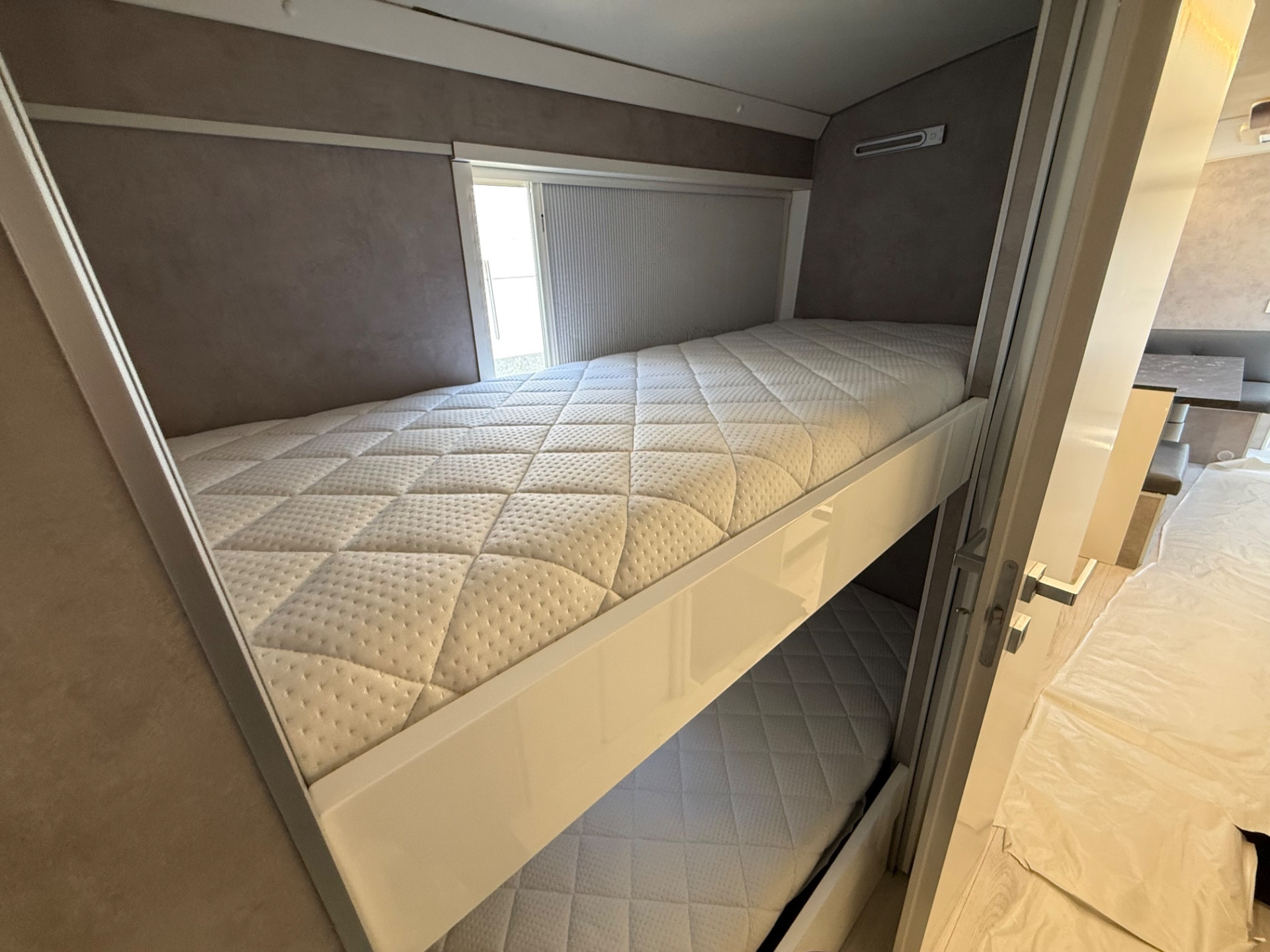 Man Pullman Camperizzato 12 metri 18qli