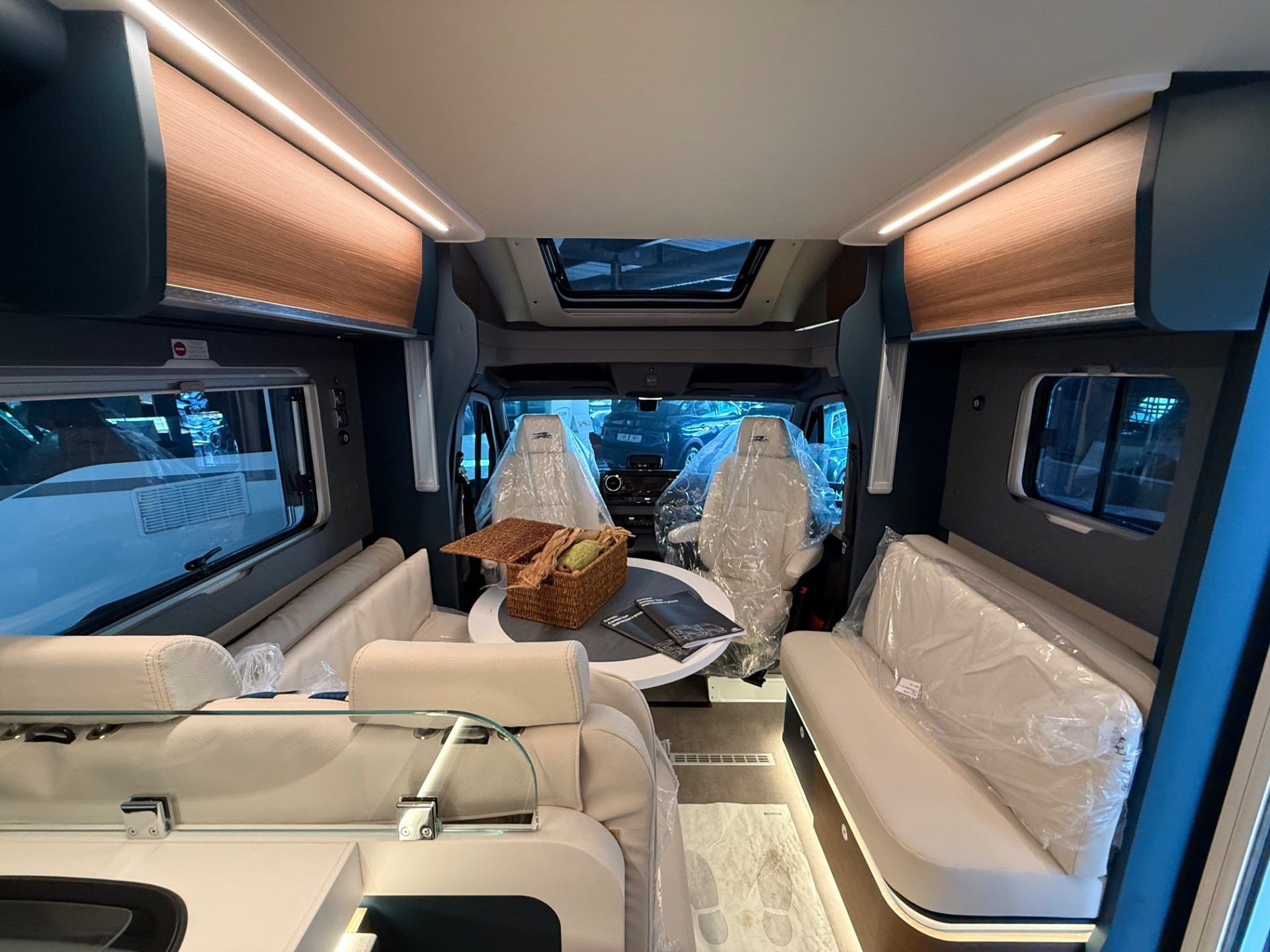 LAIKA KREOS L 5009 MERCEDES AUTOMATICO DOPPIO PAVIMENTO