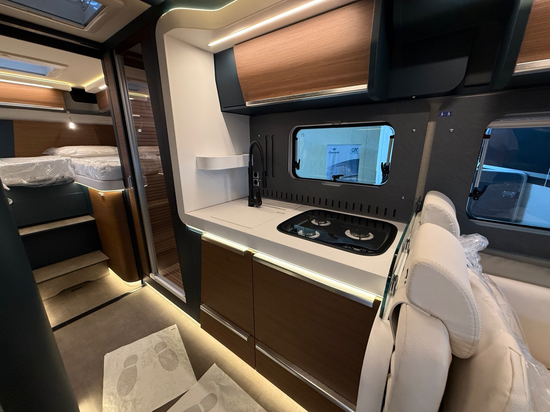 LAIKA KREOS L 5009 MERCEDES AUTOMATICO DOPPIO PAVIMENTO