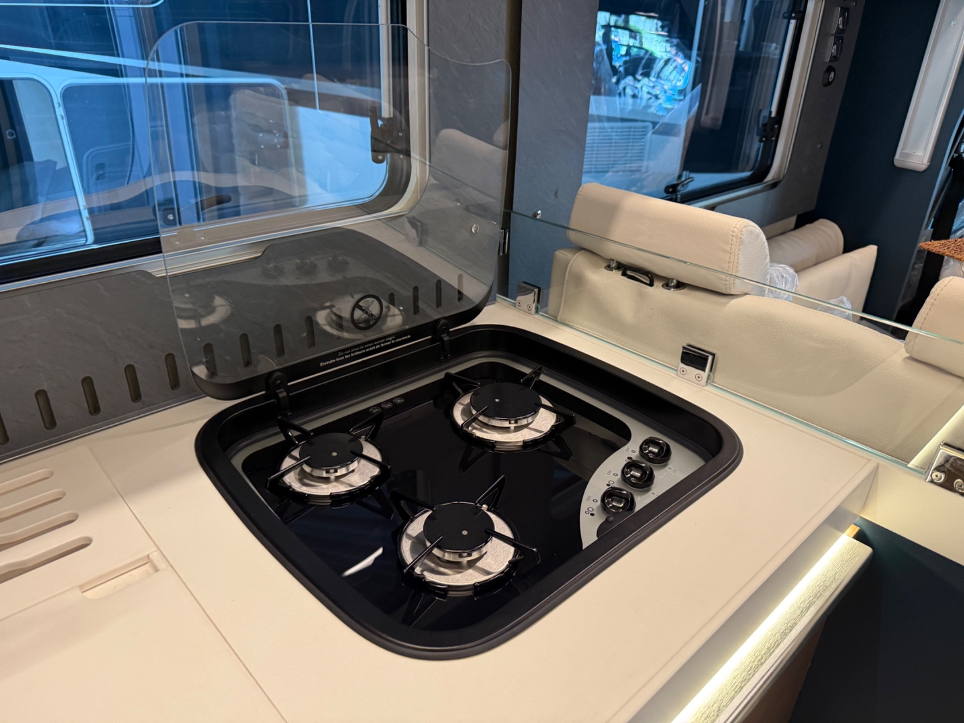 LAIKA KREOS L 5009 MERCEDES AUTOMATICO DOPPIO PAVIMENTO