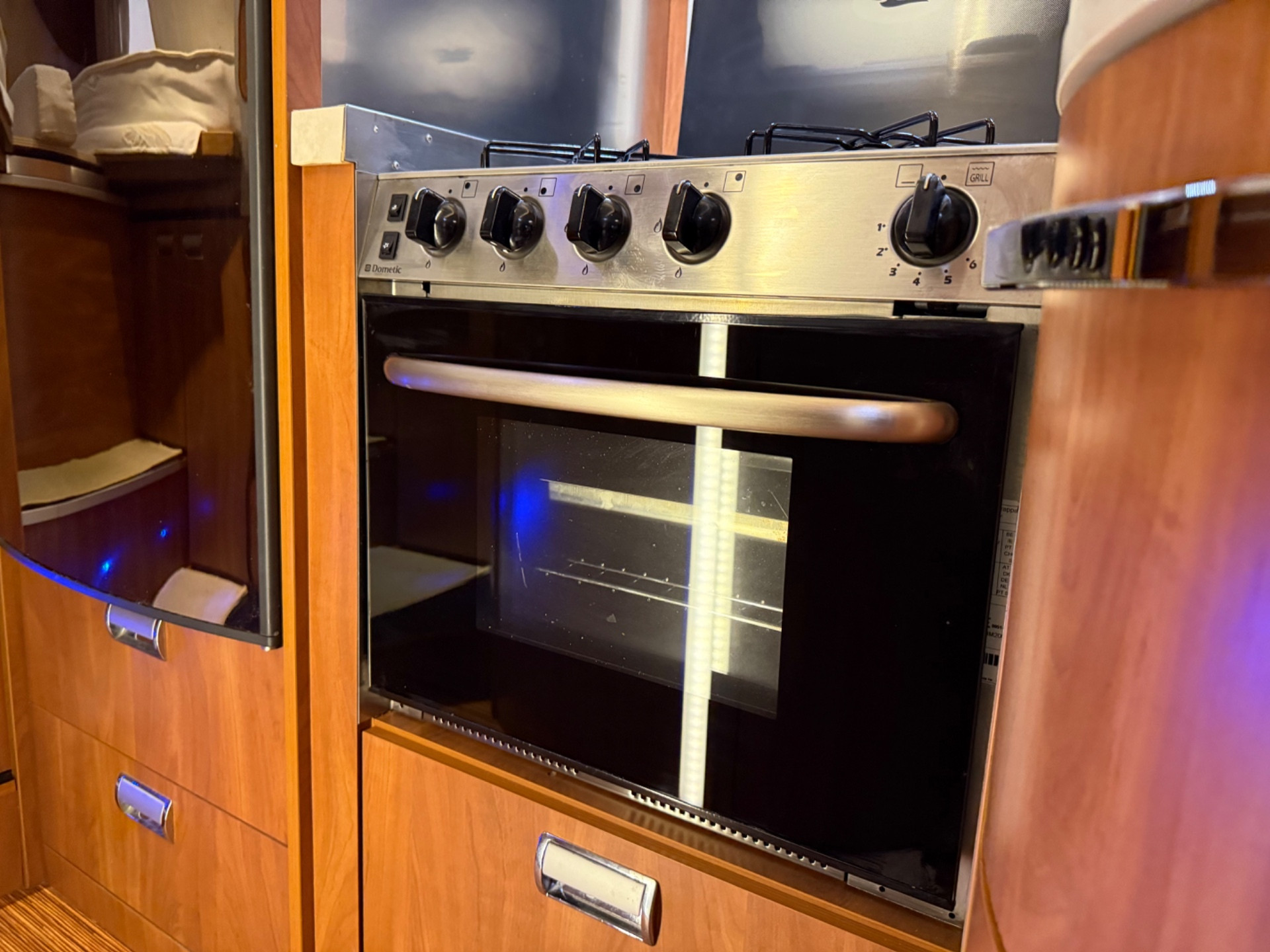 LAIKA KREOS 4009 7.49 DOPPIO PAVIMENTO PATENTE B