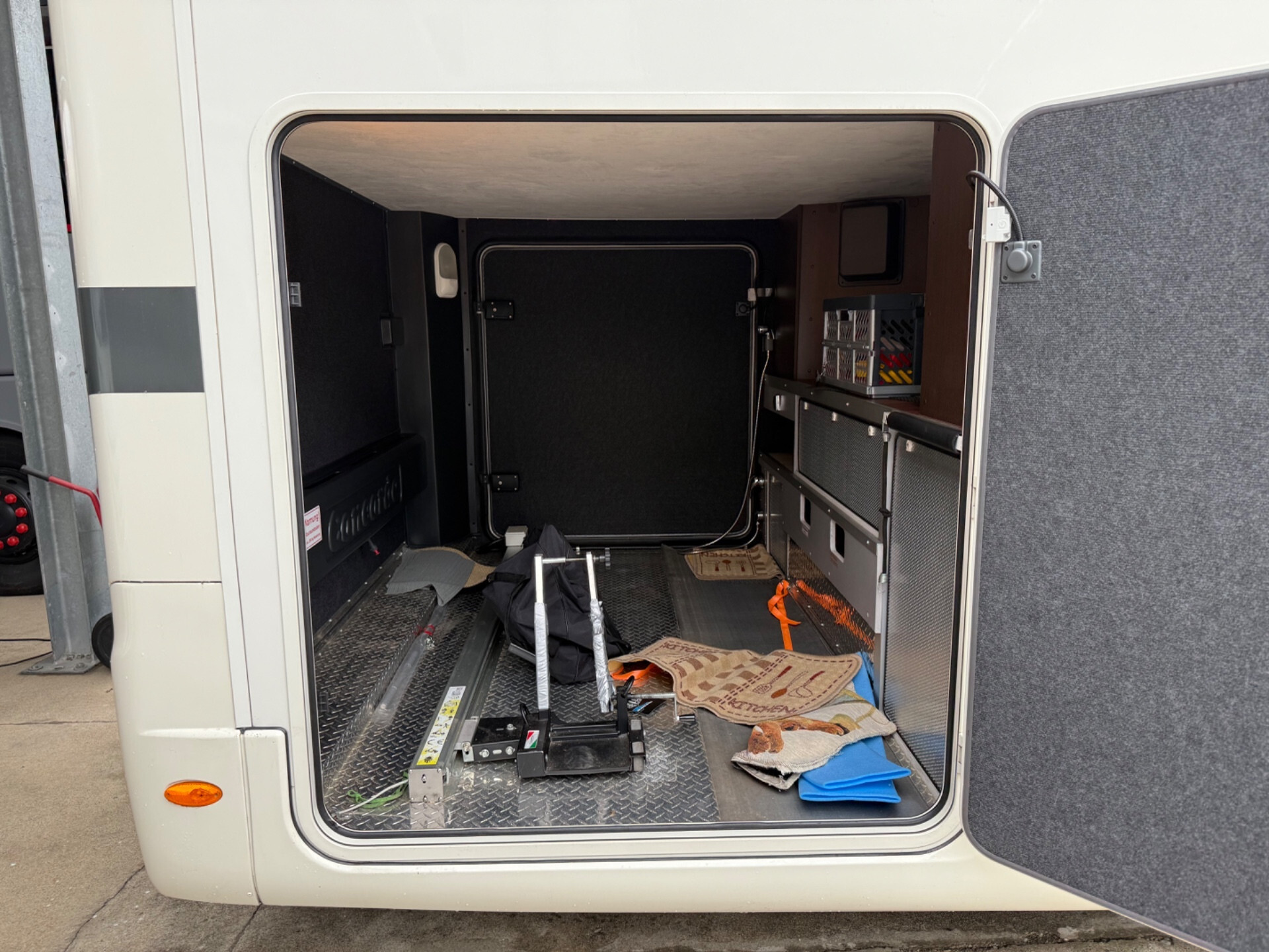 CONCORDE CHARISMA 900 M PATENTE C IVECO 3000