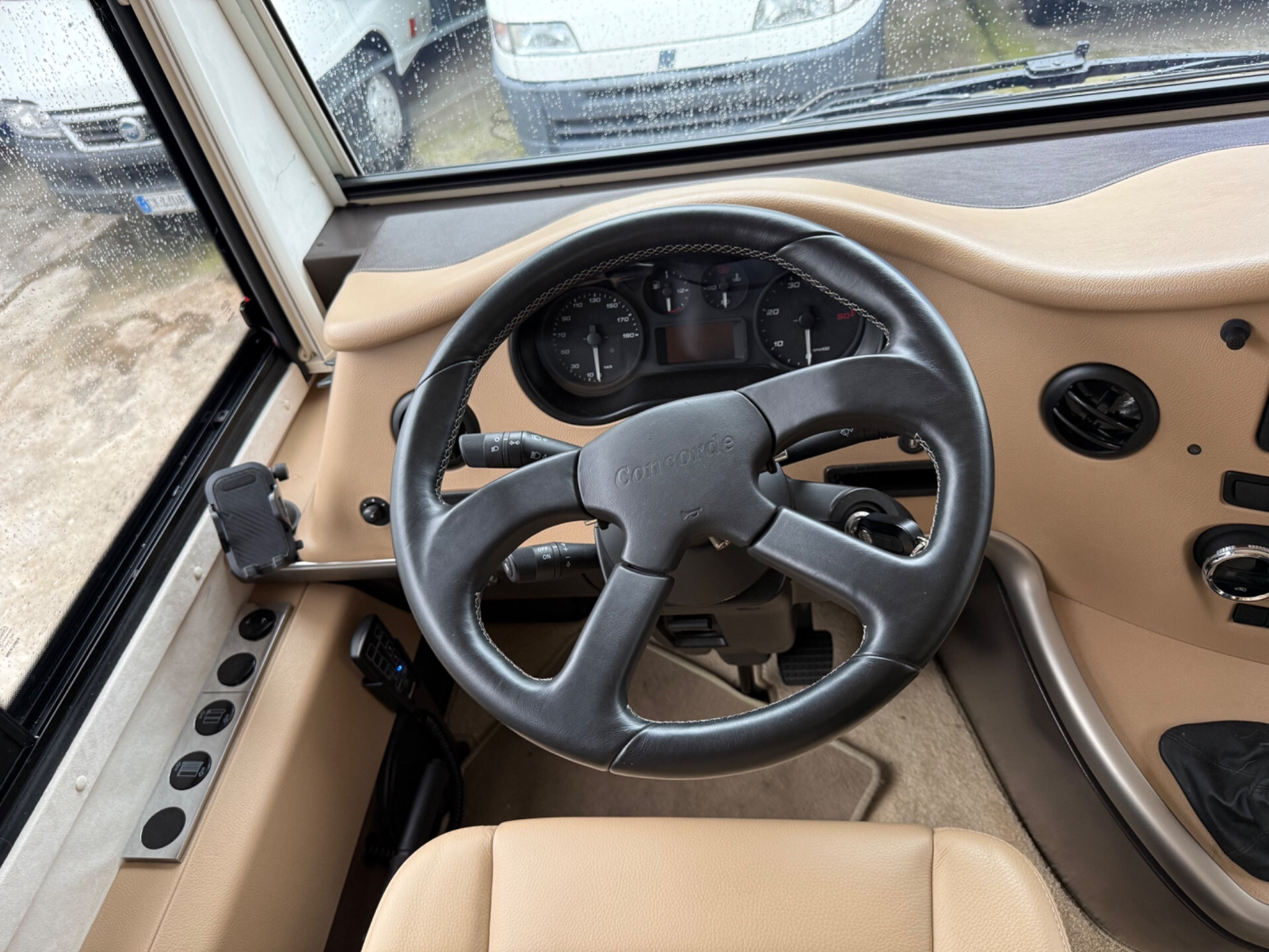 CONCORDE CHARISMA 900 M PATENTE C IVECO 3000